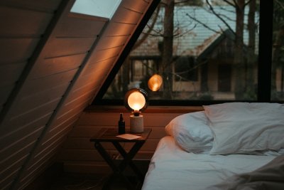 Deze gordijnen maken je slaapkamer eindelijk pikdonker