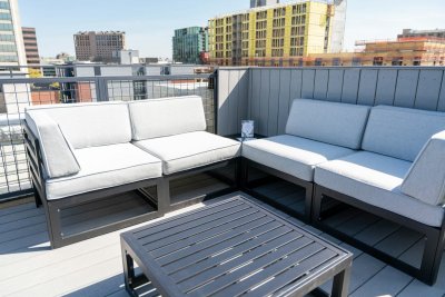 Modulair tuinmeubilair verandert je tuin in drie zones