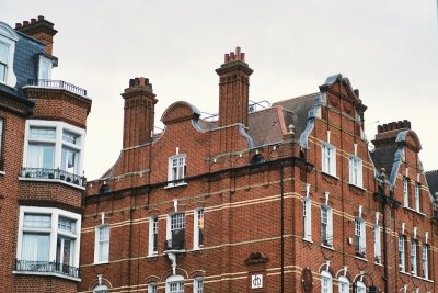 Een pakhuisdak in Londen werd een huis op een heuvel